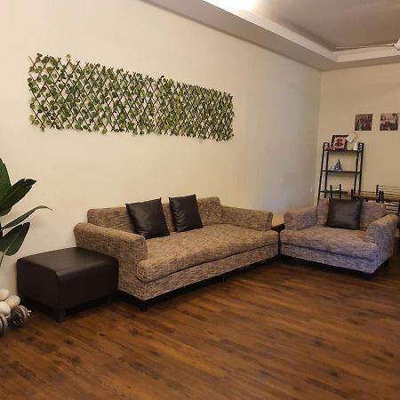 Swimming Pool Party House Apartment Batu Pahat Exterior photo