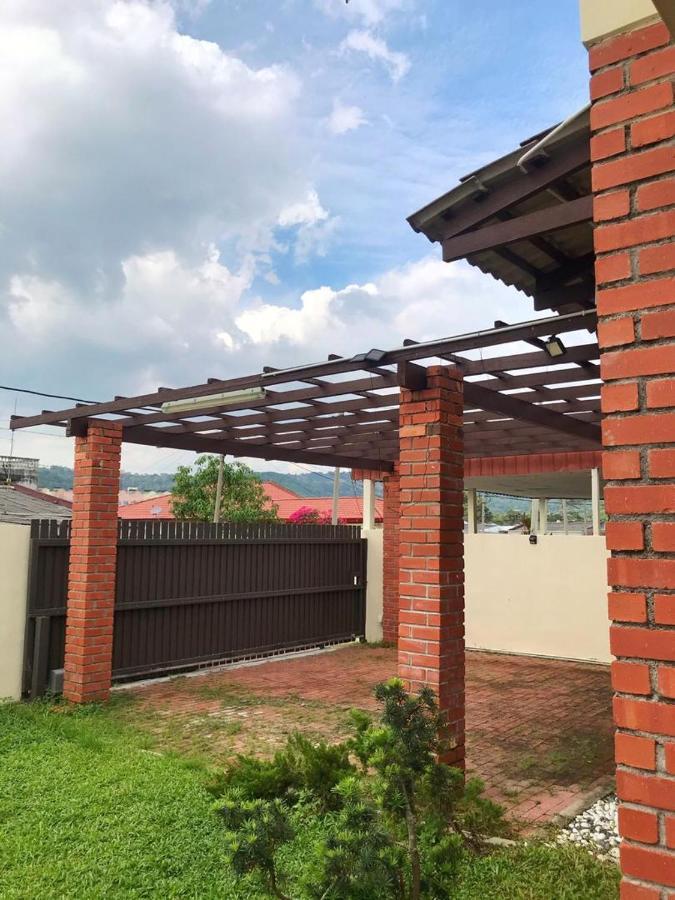 Swimming Pool Party House Apartment Batu Pahat Exterior photo